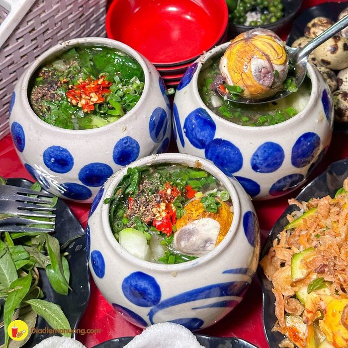 Khách xếp hàng nườm nượp tại quán trứng vịt lộn um bầu quán ăn ngon rẻ ở Huế