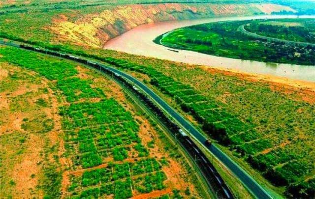 Trung Quốc đã phát minh ra cỗ máy có thể biến những "vùng đất chết" thành nơi xanh tươi