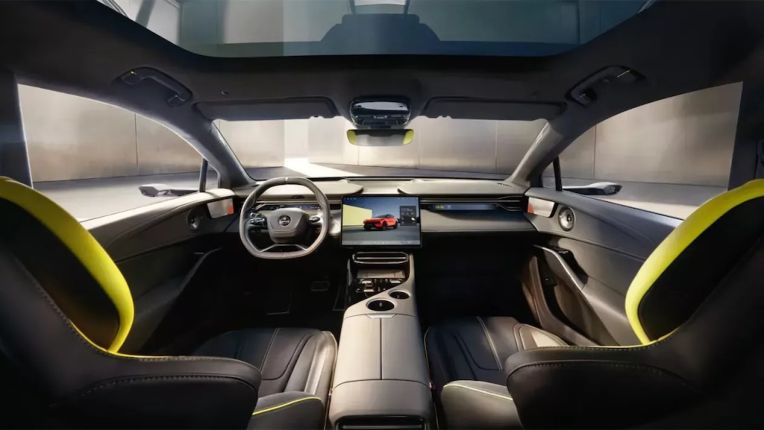 Lotus Eletre X Hybrid: SUV hiệu năng cao, sạc nhanh kỷ lục, chạy 350 km không tốn xăng