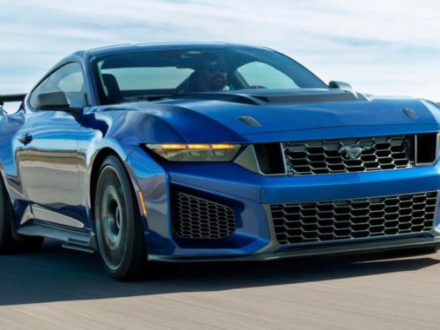 Ford Mustang Dark Horse SC chính thức chốt giá từ 2,71 tỷ VNĐ
