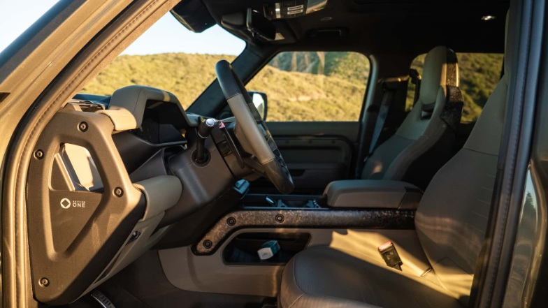 [ĐÁNH GIÁ XE] Defender Octa: Bản tuyên ngôn sức mạnh mới của Land Rover