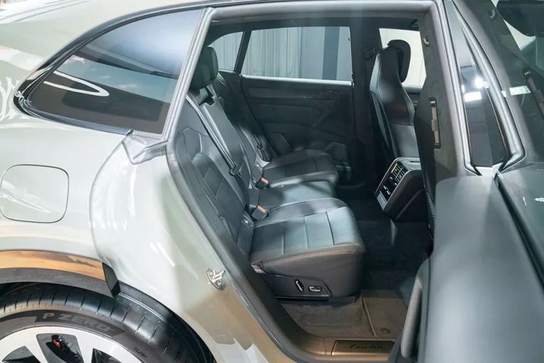 xehay_porsche20cayenne20electric20tl_260326_17 Porsche Cayenne Electric 2026 "cập bến" Đông Nam Á: SUV điện thể thao mạnh 1.156 mã lực, sạc 10 phút đi được 325 km