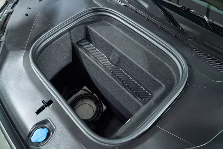 xehay_porsche20cayenne20electric20tl_260326_9 Porsche Cayenne Electric 2026 "cập bến" Đông Nam Á: SUV điện thể thao mạnh 1.156 mã lực, sạc 10 phút đi được 325 km