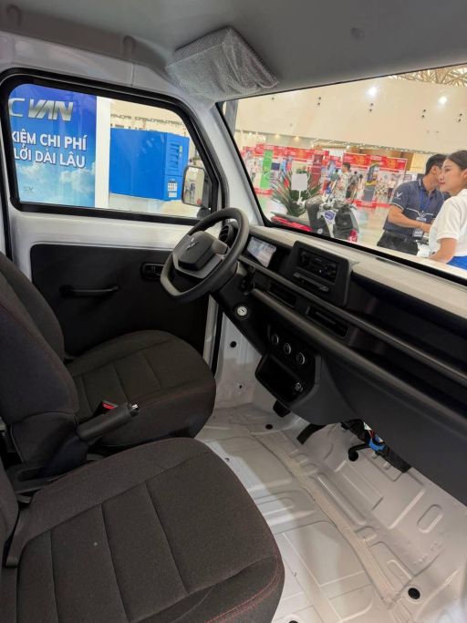 Thực tế VinFast EC Van phiên bản cửa trượt: Giải pháp vận tải đô thị tối ưu cho chủ xe