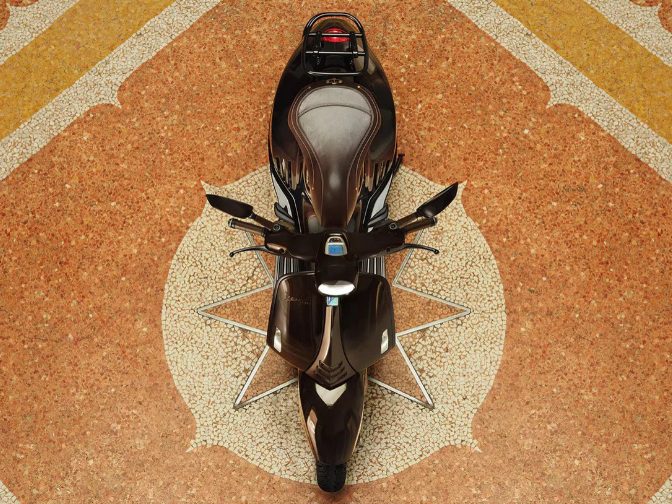 xehay_vespa20hourse_260126_6 Vespa 946 Horse 2026 trình làng: Siêu phẩm giới hạn chỉ 888 xe cho dân chơi năm Bính Ngọ