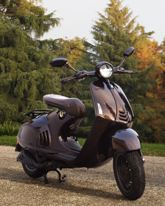 Vespa 946 Horse sẽ về Việt Nam vào đầu tháng 2/2026: Phiên bản giới hạn chỉ 888 xe cho năm Bính Ngọ
