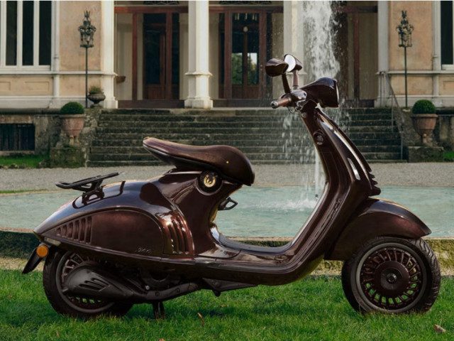 Vespa 946 Horse 2026 trình làng: Siêu phẩm giới hạn chỉ 888 xe cho dân chơi năm Bính Ngọ