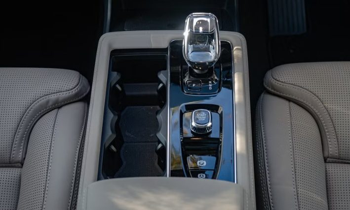 xehay_xc9020b5_040326_9 Volvo XC90 2026 được nhận cọc tại Việt Nam: Thay đổi diện mạo, nâng cấp công nghệ, giá dự kiến 3,579 tỷ đồng gây sốc