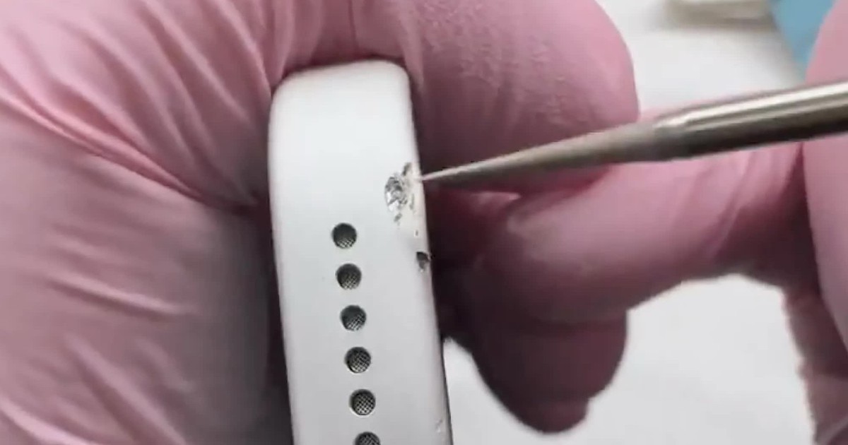 iPhone 17 Pro dễ trầy xước, thợ Trung Quốc 'hô biến' như mới