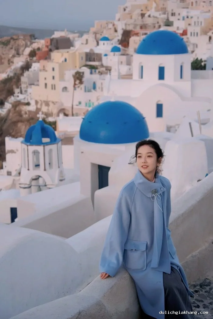 Các điểm du lịch mùa hè nổi tiếng ở châu Âu - Santorini