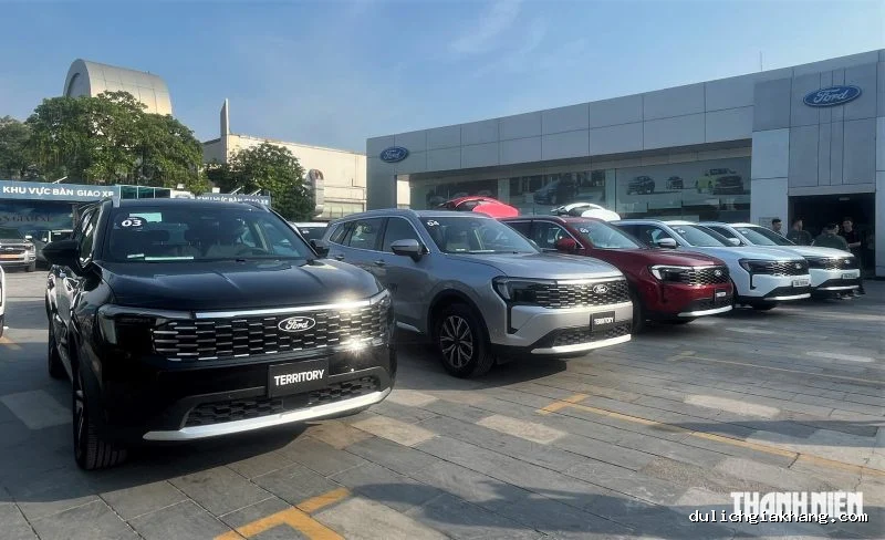 Ford Territory giảm giá còn 739 triệu, cuộc đua ở phân khúc crossover cỡ trung càng 'nóng' Ford Territory giảm giá còn 739 triệu, cuộc đua ở phân khúc crossover cỡ trung càng “nóng” - Ảnh 1.