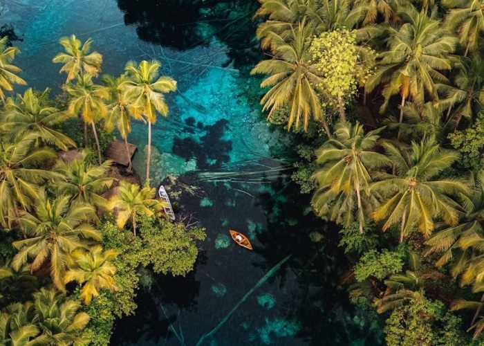 Hồ Paisupok Indonesia trong veo tựa chiếc gương khổng lồ giữa rừng rậm 