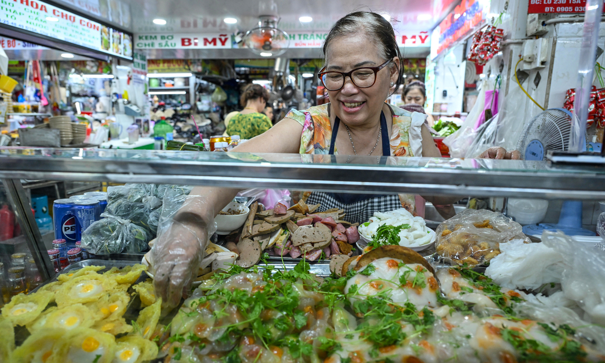 Chợ Cồn gần 90 tuổi được du khách chọn 'phải đến' ở Đà Nẵng