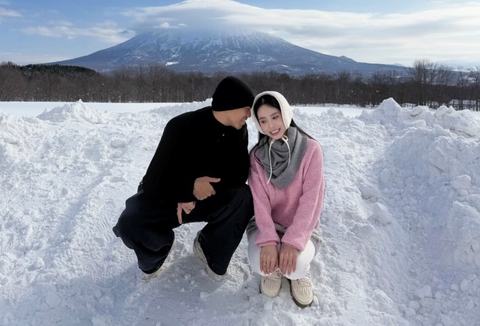 ‘Lạc giữa’ miền tuyết trắng Hokkaido, ca nương Kiều Anh cùng gia đình nhỏ vẽ nên mùa đông cổ tích