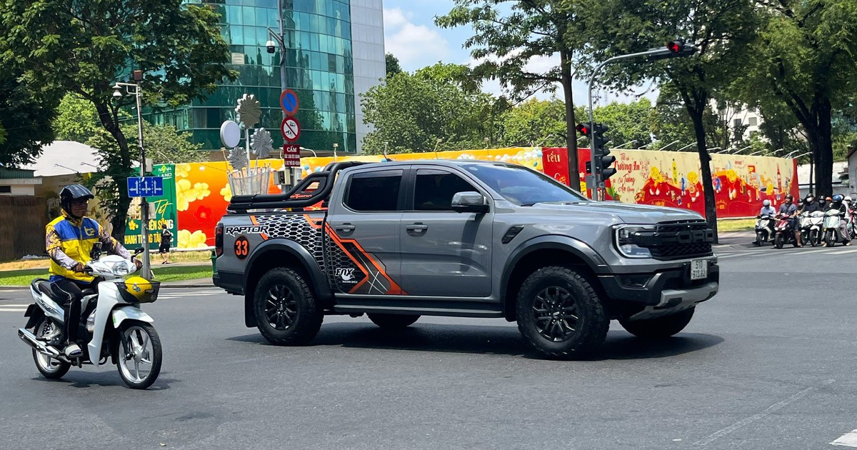 Chủ xe bán tải ồ ạt bán ‘cắt lỗ’, nhiều chiếc chỉ chạy vài trăm km