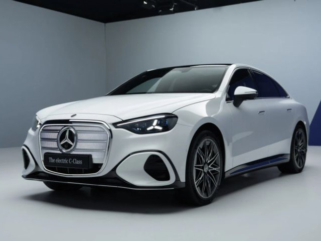 Mercedes-Benz C-Class EV 2027 trình làng: Sedan điện sở hữu nội thất như phi thuyền, sạc 10 phút đi được 325 km