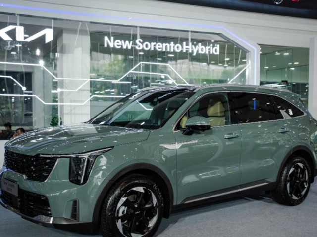 Kia Sorento Hybrid 2026 xuất hiện tại Việt Nam: Dự kiến giao xe từ tháng 8 với giá dưới 1,4 tỷ đồng