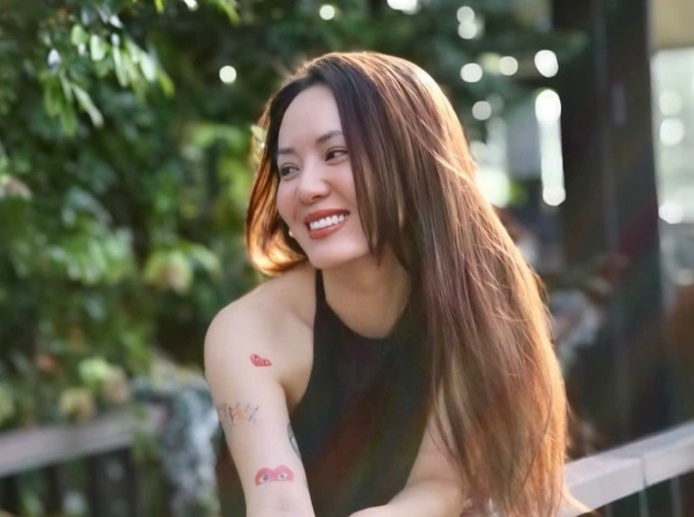 Ca sĩ Phương Linh tuổi 42 vẫn trẻ trung như thiếu nữ, khoe năng lượng rạng rỡ tại Phú