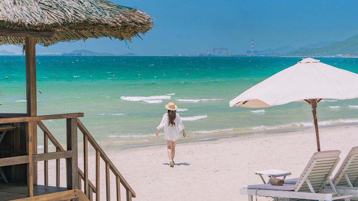 Biển Dốc Lết 'đẹp như tranh' trong mắt khách Hà Nội