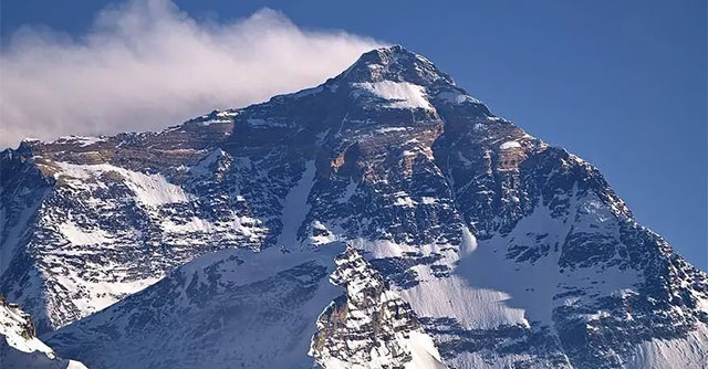 Tại sao trên Trái đất không có ngọn núi nào cao quá 10.000m, cứ mọc thêm là bị sụp đổ?