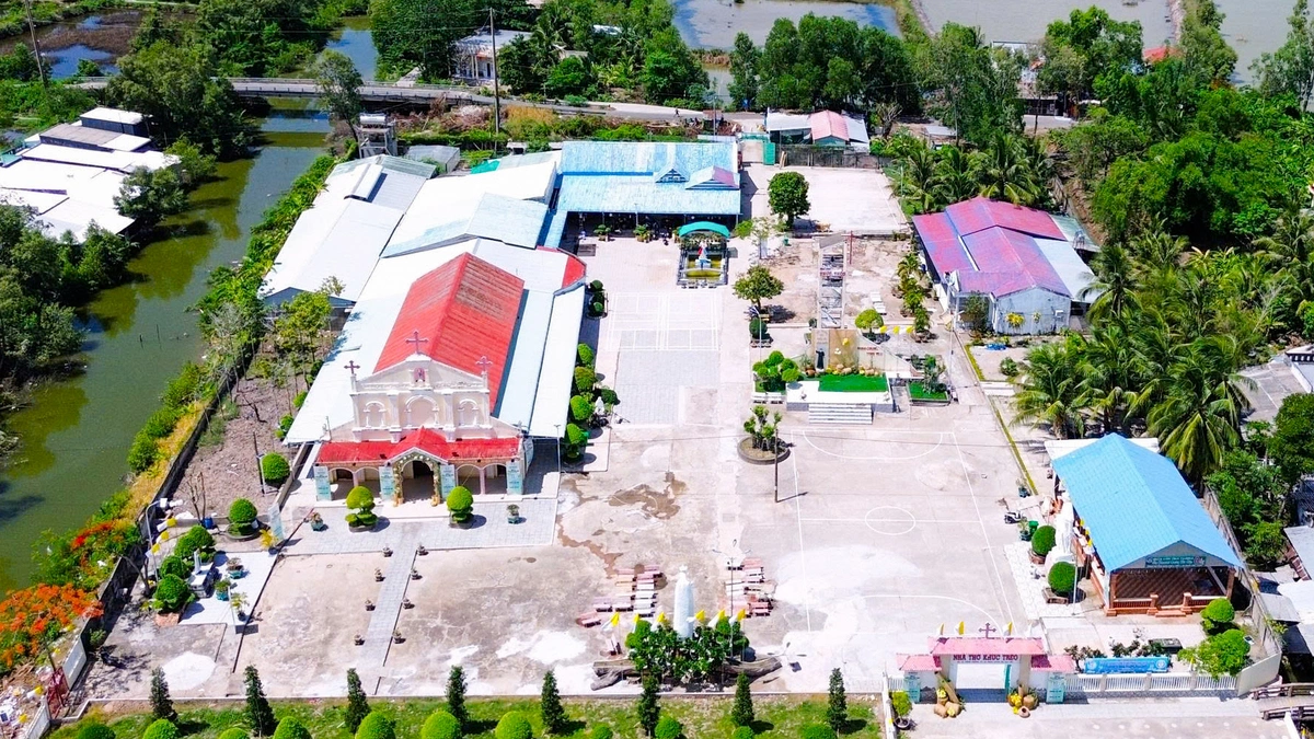 Nhà thờ Khúc Tréo - nơi an nghỉ đầu tiên của linh mục Trương Bửu Diệp