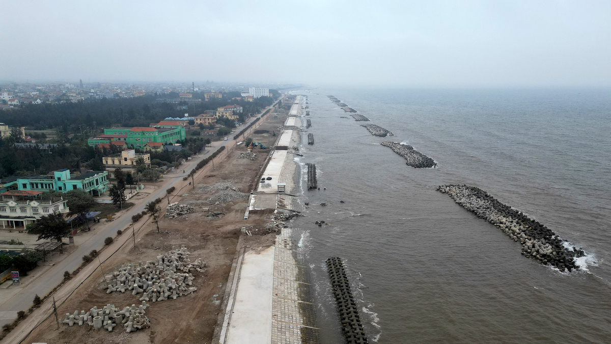 Bãi biển Quất Lâm hoang vắng