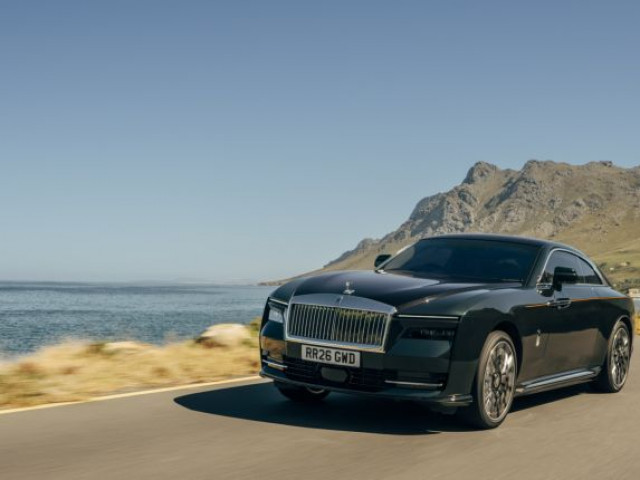 Rolls-Royce Spectre Series II trình làng: Nâng cấp sức mạnh lên 593 mã lực, tầm vận hành tăng 18%