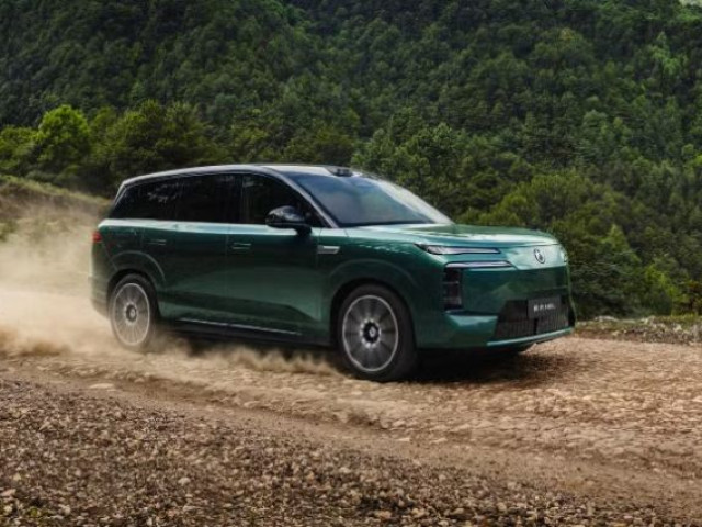 Denza N8L 2027 ra mắt: SUV PHEV chạy 430 km không tốn giọt xăng nào, sạc 10-70% chỉ trong 5 phút