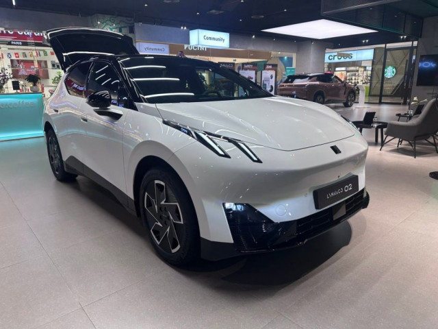 Lynk & Co 02 xuất hiện tại đại lý: SUV điện chạy 435 km/sạc, giá dự kiến từ 899 triệu đồng