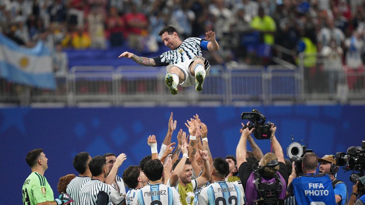 Messi, Haaland vào đội hình hay nhất vòng 1/8 World Cup 2026