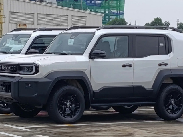 Toyota Land Cruiser FJ đầu tiên cập cảng Việt Nam: Xe nhập Thái, giá dự kiến gần 1,2 tỷ đồng