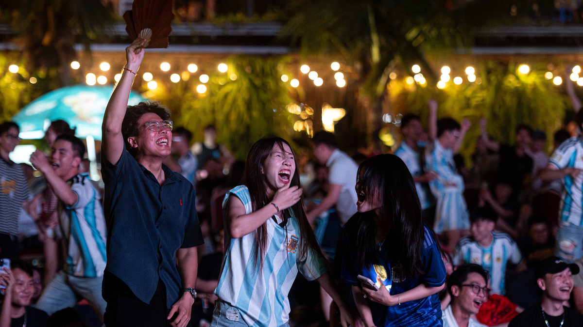 CĐV vỡ oà khi Argentina lội ngược dòng ở World Cup 2026