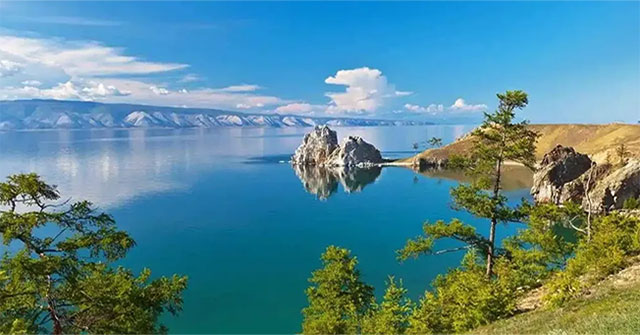 Hồ Baikal rõ ràng là hồ nước ngọt, cách đại dương hơn 2000km, tại sao lại có sinh vật biển?