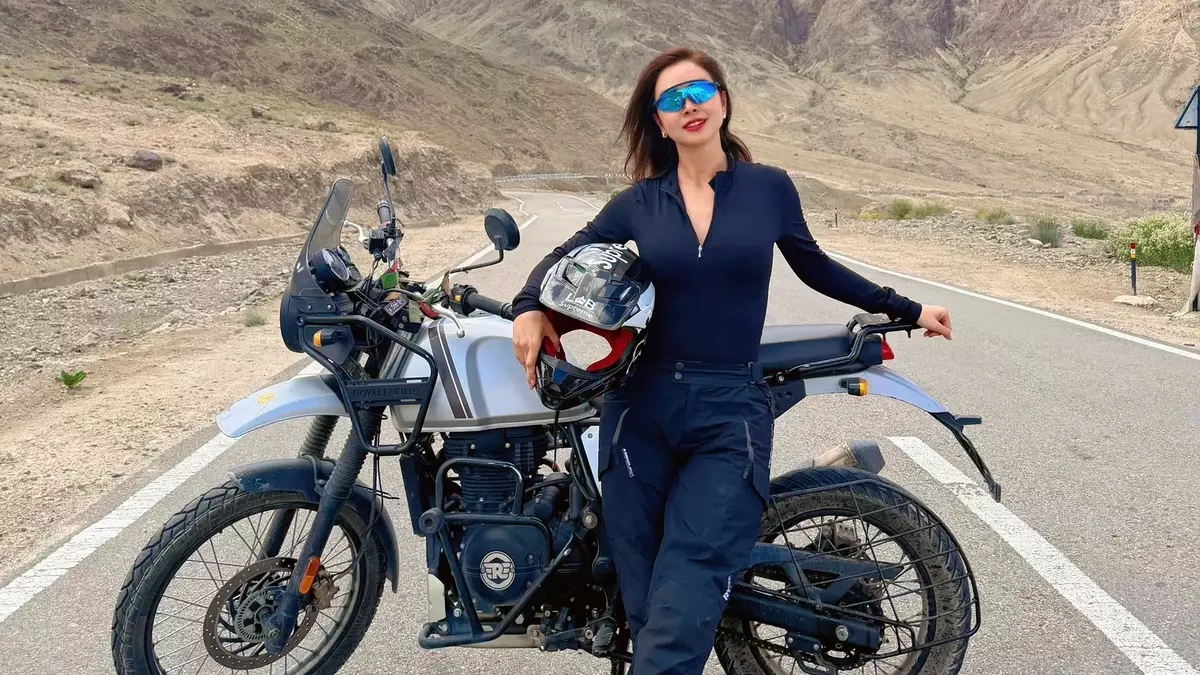 Jennifer Phạm mặc năng động khi du lịch Ladakh, Tây Tạng