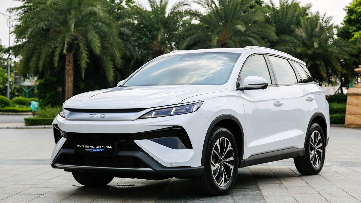 BYD Sealion 5 - xe plug-in hybrid chạy thuần điện 110 km chào khách Việt