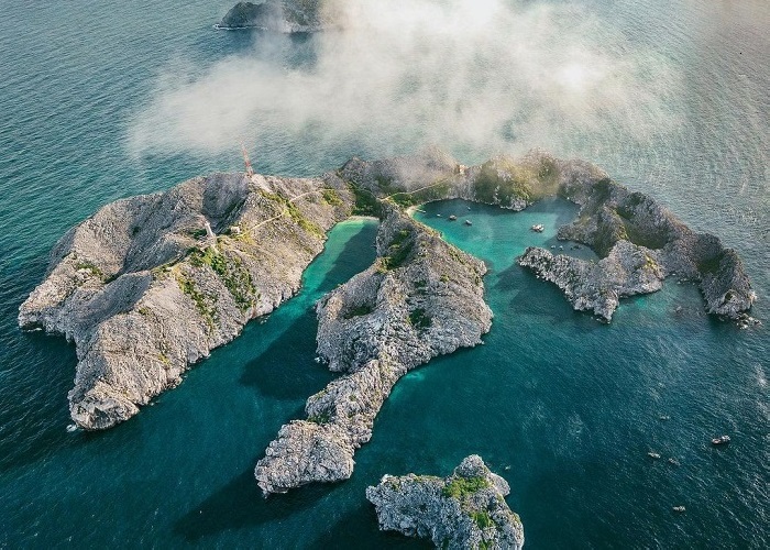 Đảo Long Châu Hải Phòng - hòn đảo nhỏ với ngọn hải đăng trăm tuổi