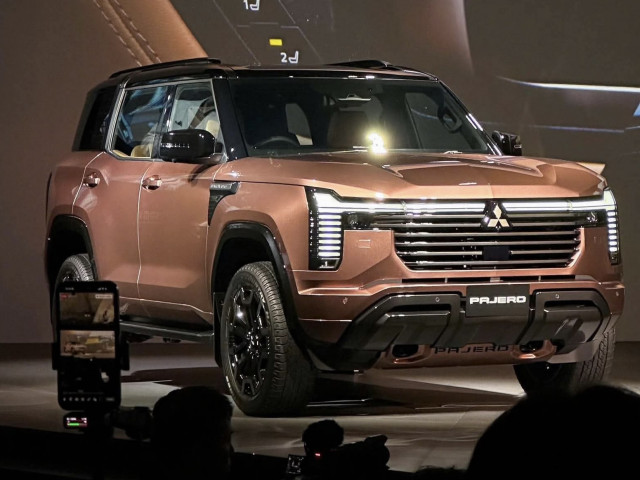 Mitsubishi Pajero hồi sinh: To ngang Land Cruiser, máy dầu 480 Nm, về Việt Nam tháng 10/2026