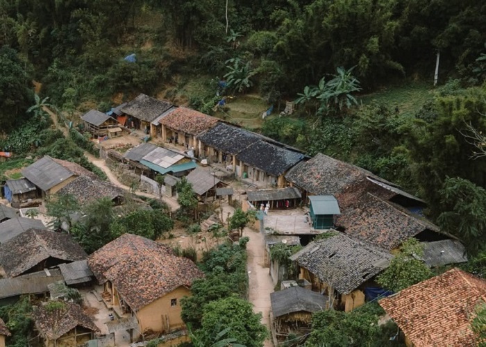 Ghé thăm làng cổ Thiên Hương Hà Giang đẹp cổ kính như bước ra từ tranh