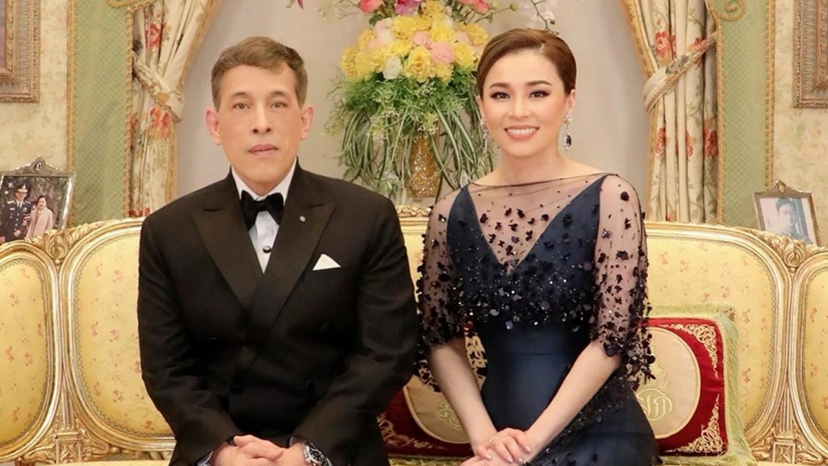 Phong cách hiện đại pha truyền thống của Hoàng hậu Thái Lan
