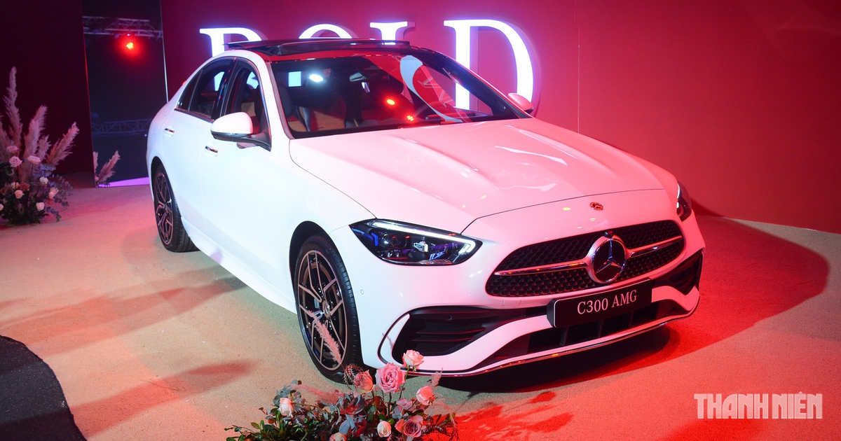 Sedan bán chạy nhất của Mercedes tại Việt Nam bị triệu hồi do lỗi khóa cửa