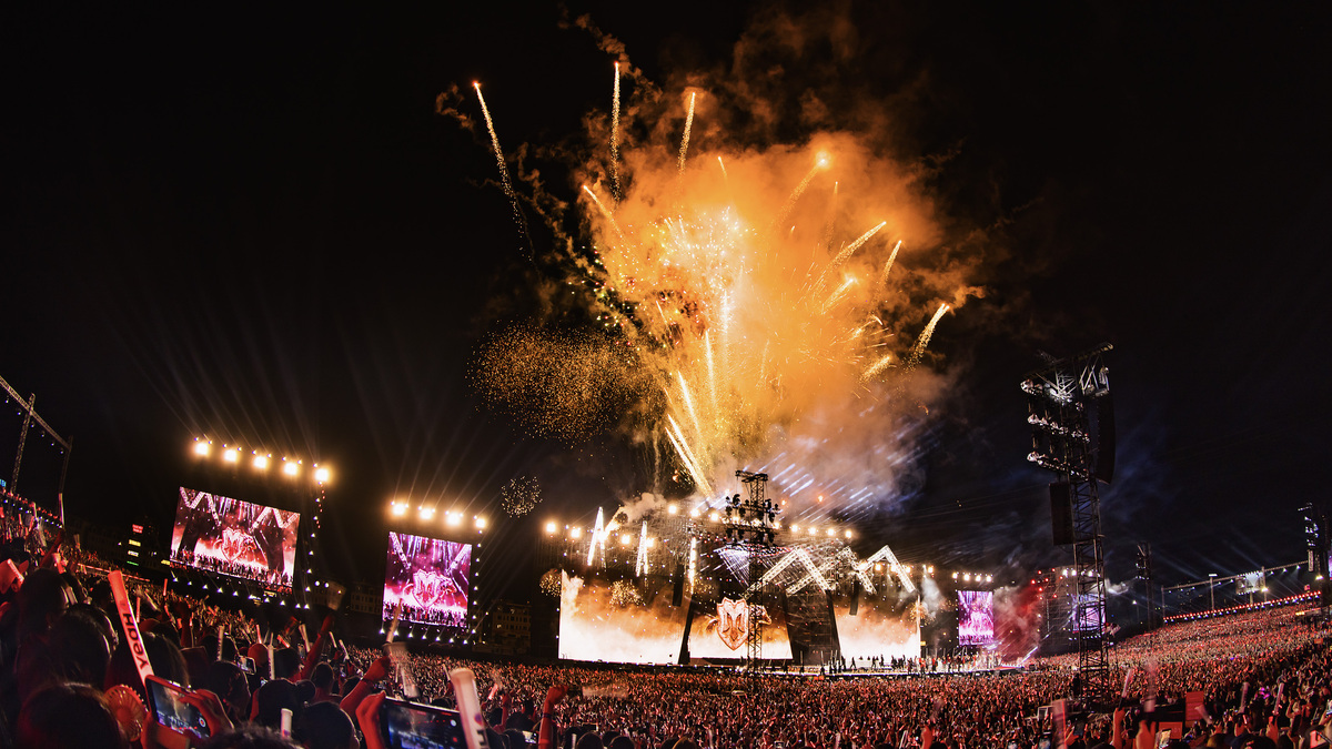 Concert 1 bùng nổ của 'Anh trai vượt ngàn chông gai 2026'