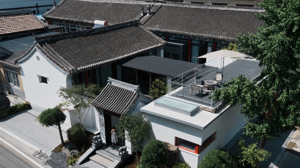 Nhà mái ngói Trung Hoa đan xen kiến trúc cũ và mới