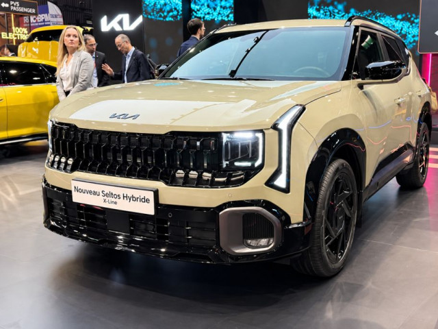Kia Seltos Hybrid thế hệ mới trình làng: Ngoại hình khỏe khoắn hơn, lần đầu có hệ dẫn động 4 bánh điện tử